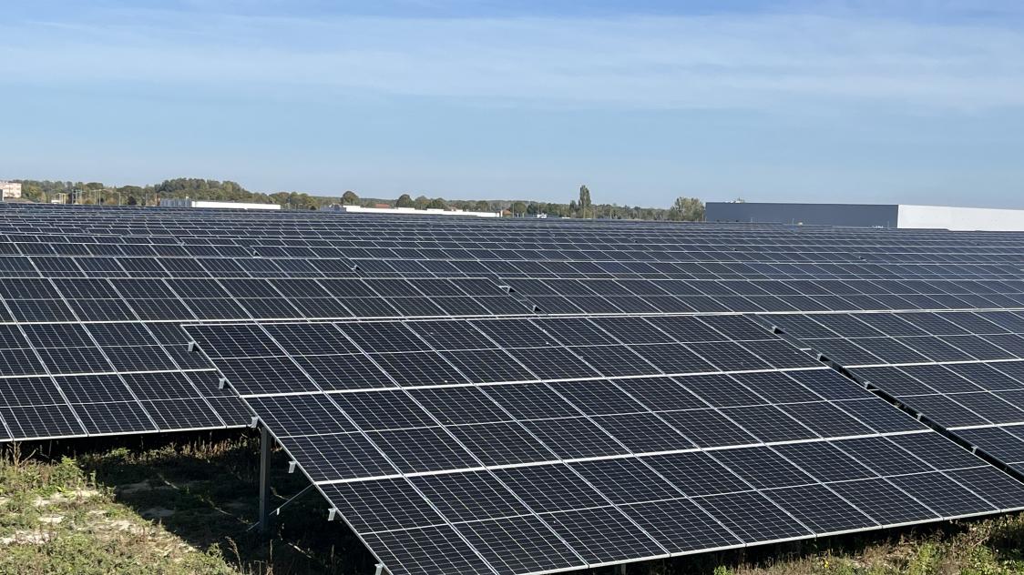 découvrez notre sélection d'avis sur les panneaux photovoltaïques : comparatifs, témoignages d'utilisateurs, conseils d'experts et informations essentielles pour vous aider à choisir la meilleure solution d'énergie solaire adaptée à vos besoins.