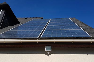 découvrez notre guide complet sur les avis concernant les panneaux photovoltaïques. informez-vous sur l’efficacité, les avantages et les retours d'expérience des utilisateurs pour prendre une décision éclairée sur votre investissement en énergie solaire.