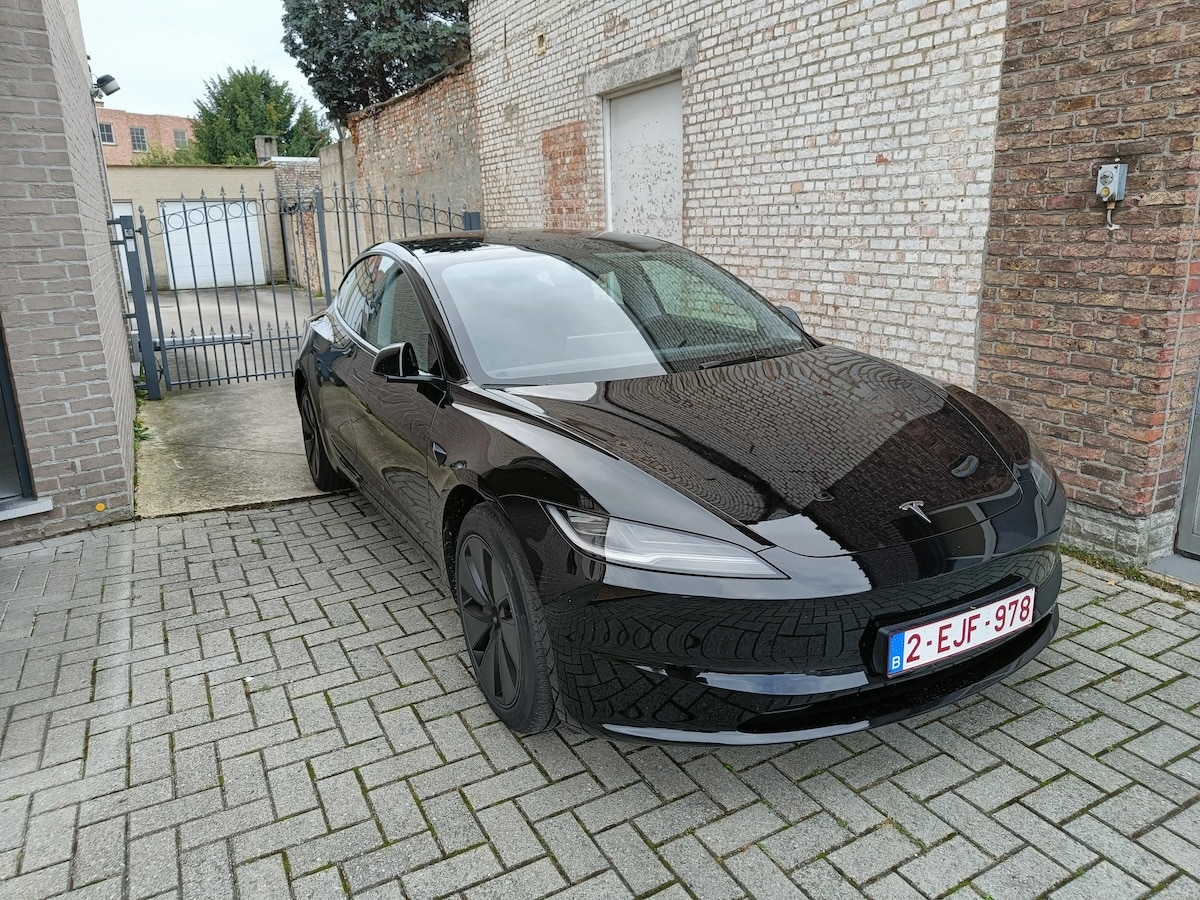 découvrez les avis sur tesla : performances, innovations et satisfaction des clients. analysez les retours d'expérience pour mieux comprendre l'impact de cette marque sur le marché des véhicules électriques.