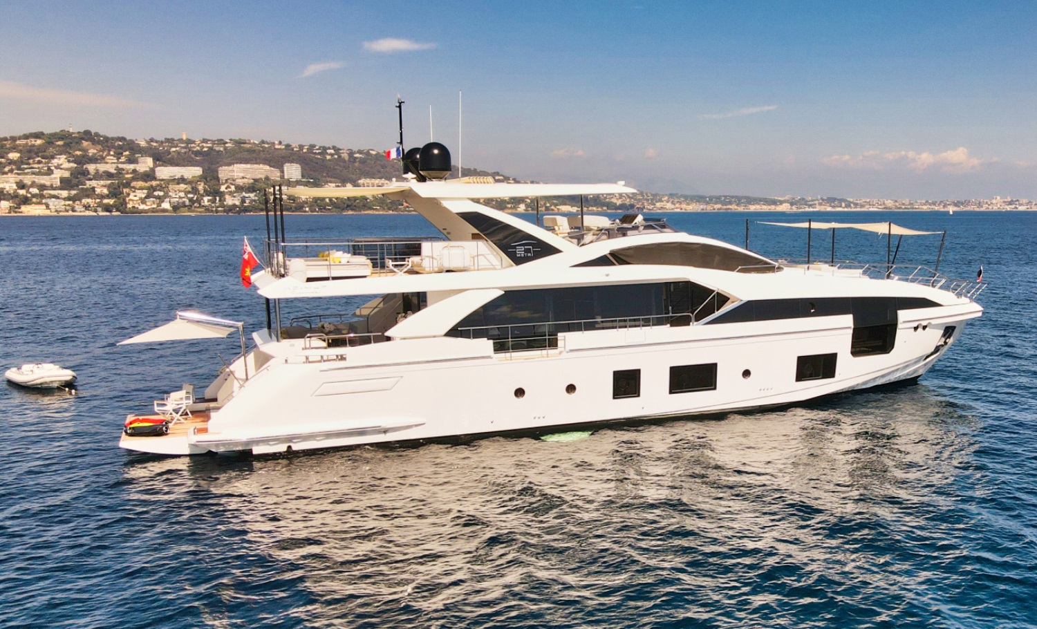 découvrez tout sur l'azimut, un concept essentiel en astronomie et en navigation. apprenez comment il influence nos repères dans l'espace et comment il est utilisé pour déterminer les directions avec précision.
