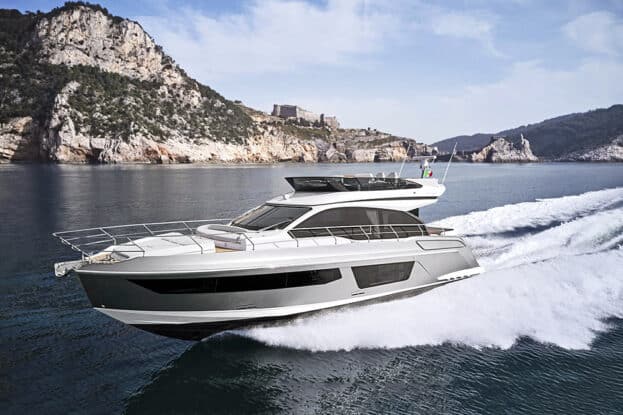 découvrez le concept d'azimut, une notion clé en géométrie et en navigation, qui désigne l'angle mesuré dans le plan horizontal. apprenez comment utiliser l'azimut pour déterminer les directions et les positions, que ce soit en astronomie, en randonnée ou en maintien de la carte.
