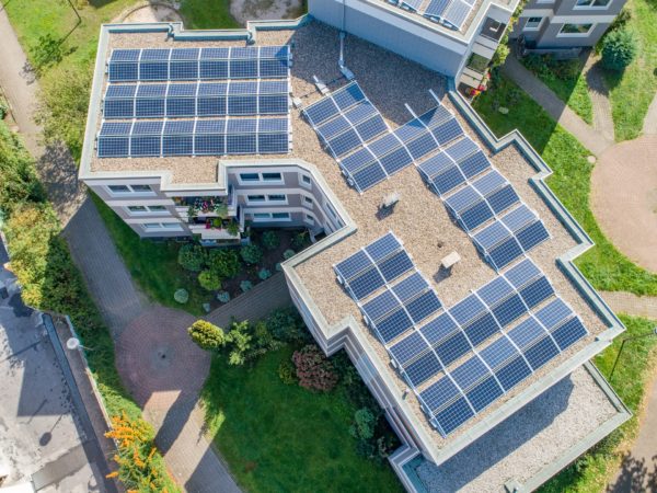 découvrez les avantages du bail photovoltaïque, une solution innovante permettant de louer des panneaux solaires pour produire de l'énergie renouvelable tout en optimisant vos coûts. informez-vous sur les modalités, les bénéfices fiscaux et l'impact environnemental de cette option écologique.