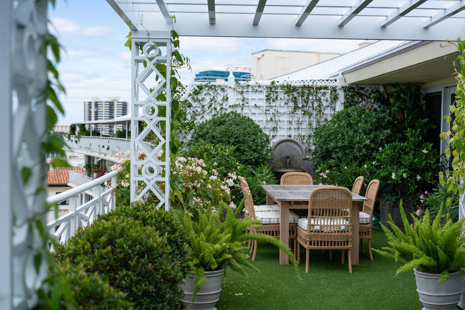découvrez comment optimiser votre balcon avec des idées créatives et inspirantes pour en faire un espace de détente ou un jardin urbain. aménagement, décoration et astuces pratiques pour profiter pleinement de votre balcon tout au long de l'année.