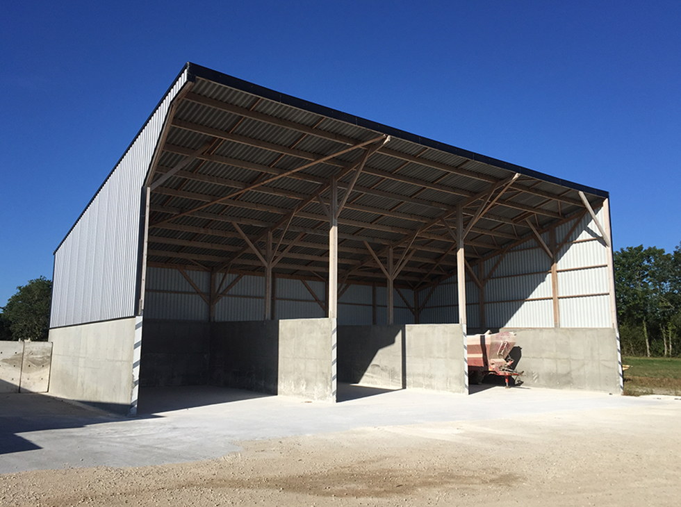 découvrez le bardage bois agricole, une solution esthétique et durable pour protéger vos constructions agricoles. profitez des avantages du bois, alliant isolation et style, tout en préservant l'environnement. optez pour un bardage qui valorise votre exploitation!