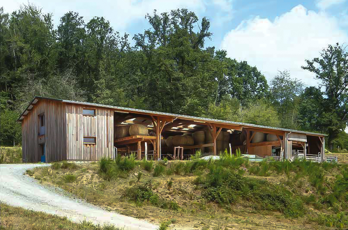découvrez nos solutions innovantes pour la construction de bâtiments agricoles en bois, alliant durabilité, esthétisme et performance. idéaux pour abriter vos équipements et vos animaux, nos bâtiments respectent l'environnement tout en offrant une excellente isolation.