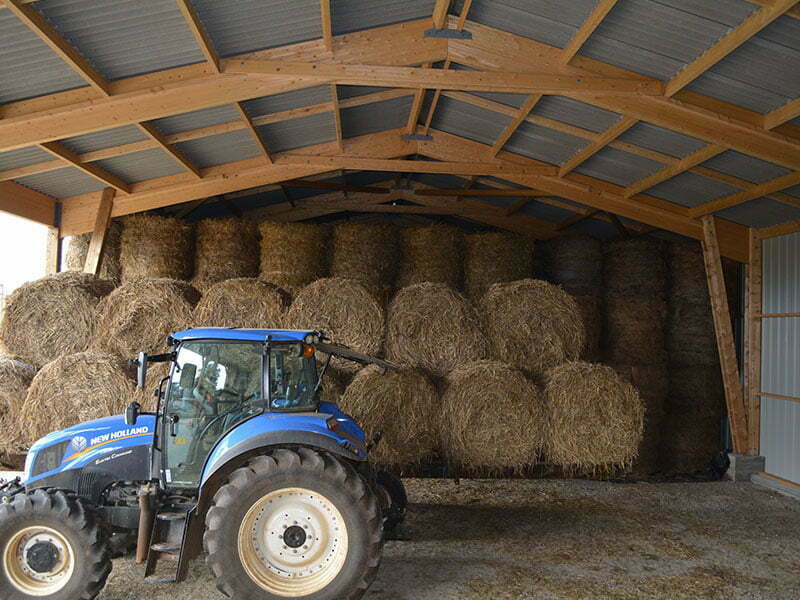 découvrez les avantages des bâtiments agricoles en bois : une construction durable, respectueuse de l'environnement, alliant esthétisme et performance pour vos besoins d'élevage ou de stockage. optez pour l'innovation et la tradition avec nos solutions sur-mesure.