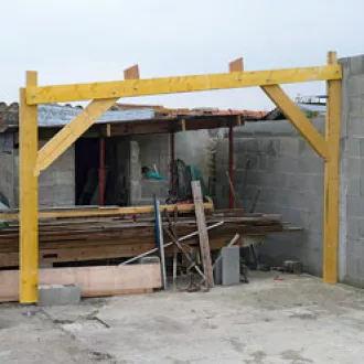 découvrez notre expertise en construction de bâtiments en bois monopente, alliant esthétique moderne et efficacité énergétique. idéals pour divers usages, nos structures en bois offrent durabilité et design unique. transformez vos projets en réalité avec nos solutions personnalisées.