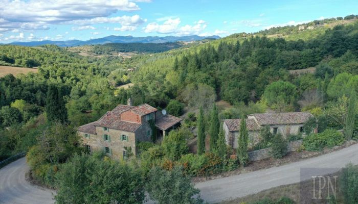 découvrez une opportunité unique d'acquérir une ferme à vendre, offrant espaces vastes, paysages pittoresques et potentiel de développement. parfaite pour les passionnés de nature ou ceux cherchant à investir dans l'agriculture.