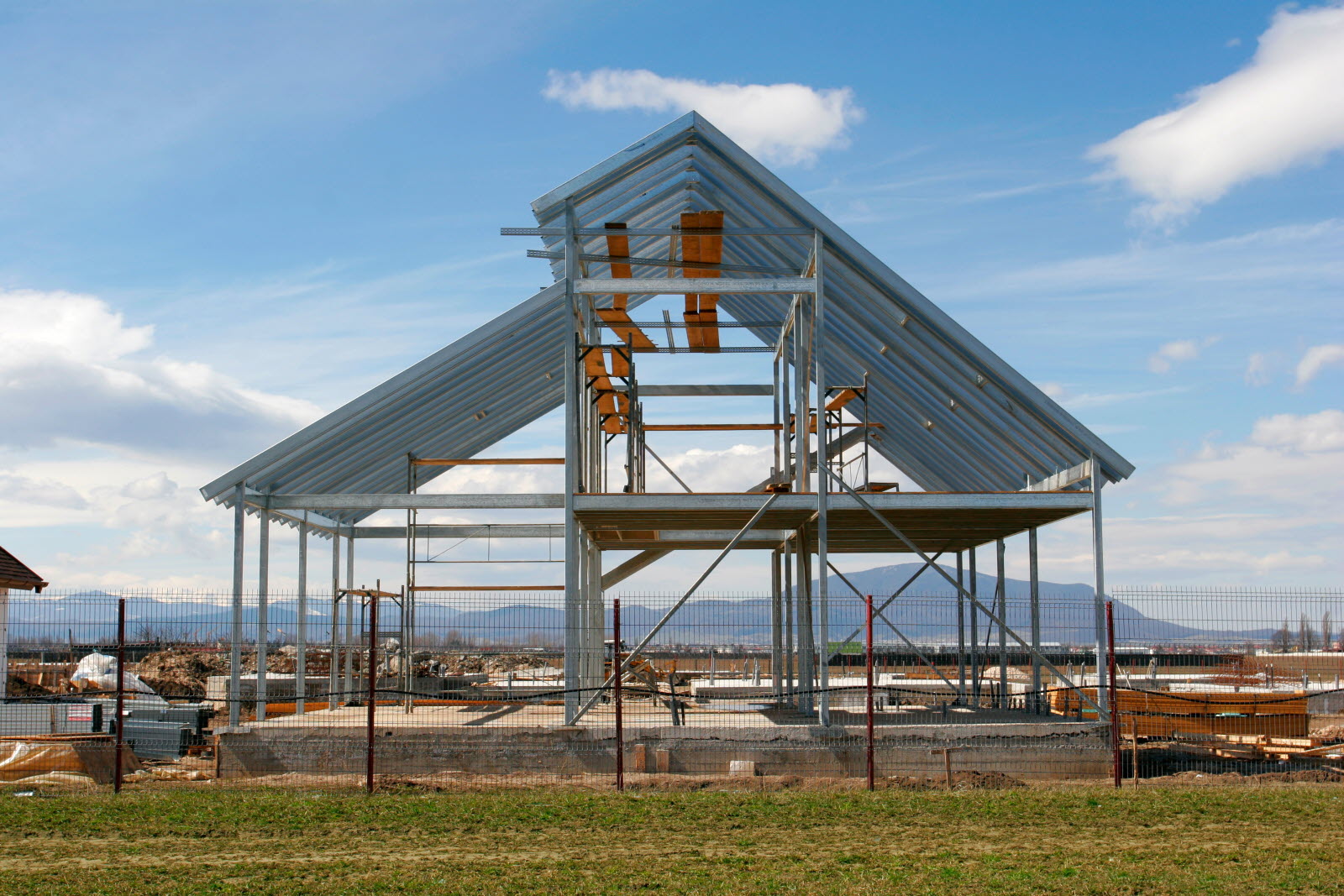 découvrez les avantages des bâtiments métalliques, des structures durables et esthétiques, idéales pour vos projets industriels et commerciaux. optez pour une solution alliant robustesse et flexibilité, tout en bénéficiant d'une construction rapide et d'un entretien minimal.