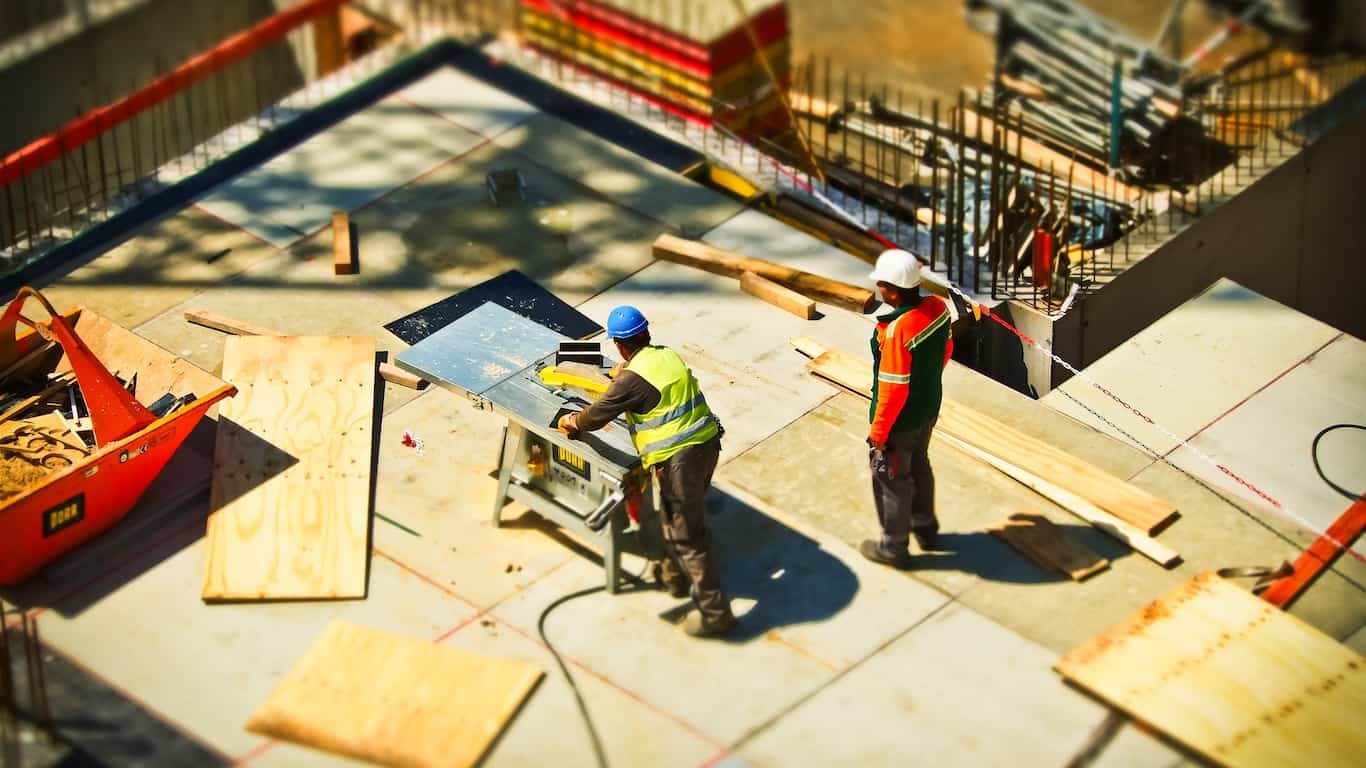 obtenez des devis détaillés pour vos projets de construction et de rénovation. comparez les offres des professionnels du bâtiment et trouvez le meilleur rapport qualité-prix pour vos travaux.