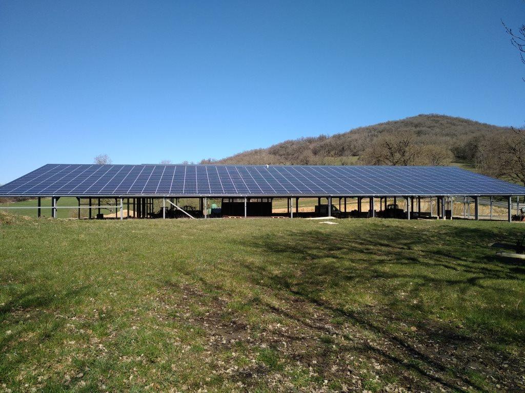 découvrez les avantages des bâtiments photovoltaïques, une solution innovante et durable pour la production d'énergie solaire. maximisez votre espace avec des installations adaptées qui allient performance et respect de l'environnement.