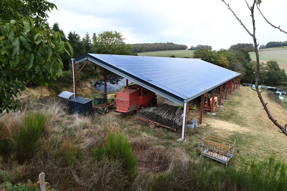 découvrez les avantages des bâtiments photovoltaïques, des structures innovantes qui intègrent des panneaux solaires pour produire de l'énergie renouvelable. apprenez comment ces bâtiments contribuent à un avenir durable tout en réduisant les coûts énergétiques.