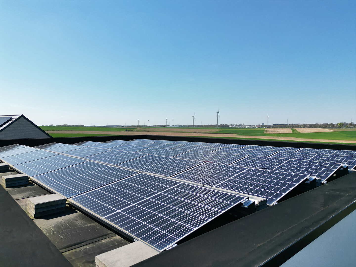 découvrez comment bénéficier d'un bâtiment photovoltaïque gratuit grâce à des aides et des subventions. optimisez votre consommation d'énergie tout en contribuant à la transition écologique avec ce dispositif innovant.