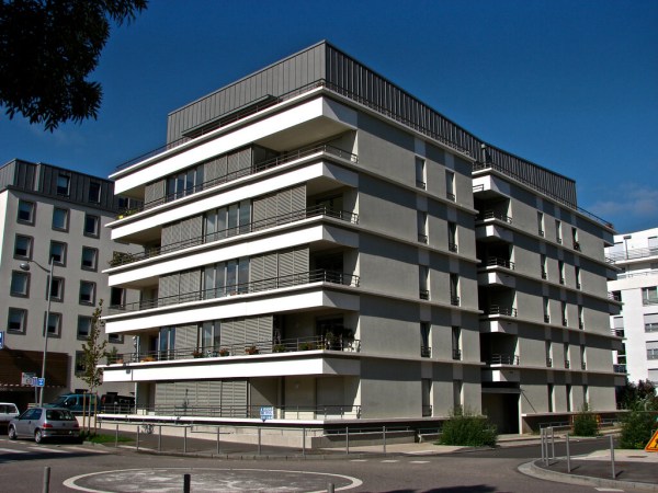 découvrez le concept de bâtiment positif, une approche innovante qui vise à concevoir des structures produisant plus d'énergie qu'elles n'en consomment. explorez les avantages écologiques et économiques de ces constructions durables, adaptées aux enjeux environnementaux actuels.