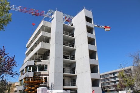 découvrez comment les bâtiments positifs transforment notre environnement avec des constructions durables et éco-responsables. apprenez les avantages des bâtiments qui produisent plus d'énergie qu'ils n'en consomment, alliant confort, innovation et respect de la planète.
