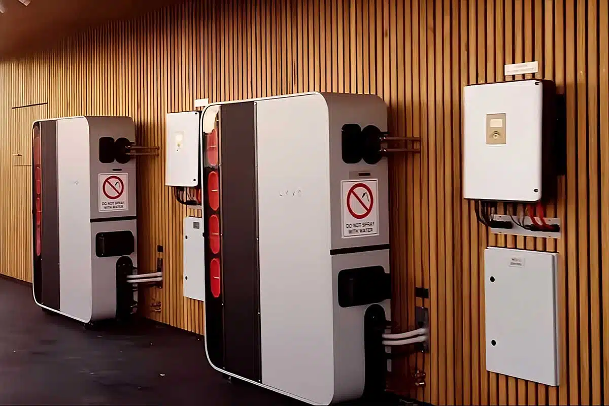 découvrez notre gamme de batteries domestiques, idéales pour stocker l'énergie renouvelable et réduire votre dépendance au réseau électrique. performantes et écologiques, nos solutions garantissent une alimentation fiable pour votre maison. profitez d'une gestion énergétique optimisée et d'une autonomie accrue grâce à nos batteries innovantes.