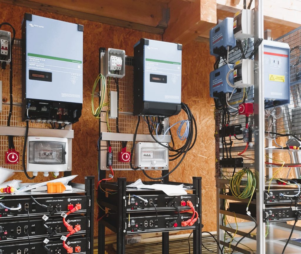 découvrez nos solutions de batteries pour votre maison, alliant performance et efficacité. optez pour une autonomie durable et une gestion optimisée de votre énergie grâce à nos systèmes innovants et respectueux de l'environnement.