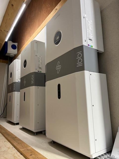 découvrez notre gamme de batteries domestiques performantes et économes en énergie. idéales pour alimenter vos appareils électroménagers, systèmes de chauffage, et bien plus encore, nos batteries garantissent une autonomie optimale et une utilisation sécurisée. optez pour une solution pratique et fiable pour votre maison.