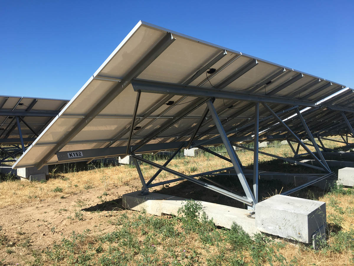 découvrez le béton solaire, une solution innovante alliant durabilité et performance énergétique. apprenez comment cette technologie révolutionnaire contribue à la réduction de l'empreinte carbone tout en offrant des performances optimales pour vos projets de construction.