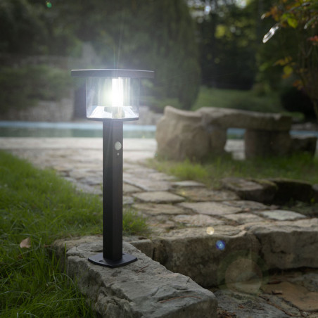 découvrez nos bornes solaires, la solution idéale pour éclairer vos espaces extérieurs tout en respectant l'environnement. économiques et autonomes, elles se chargent durant la journée pour illuminer vos soirées, alliant esthétique et praticité.
