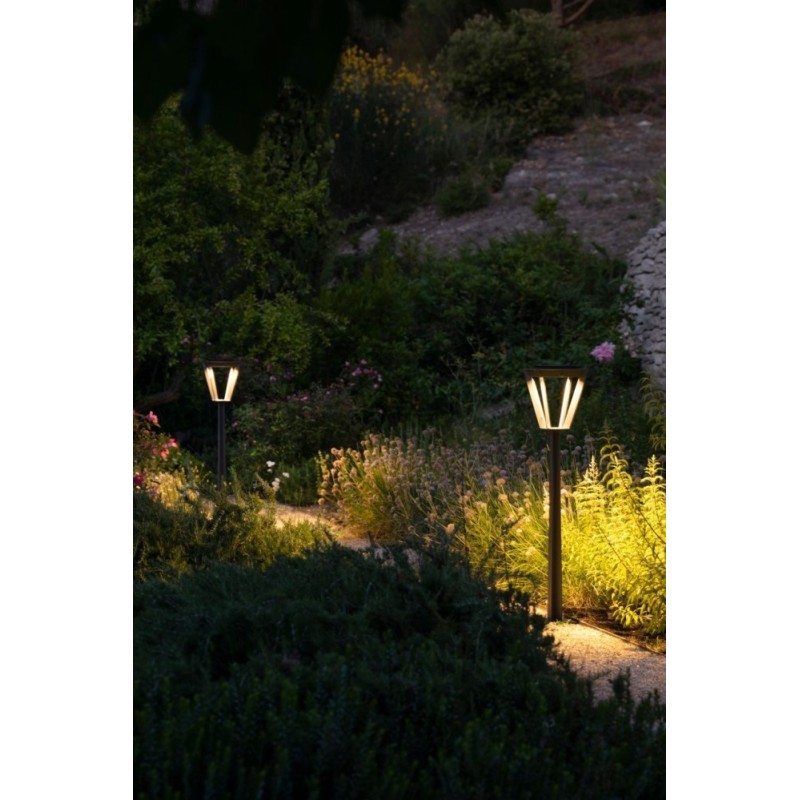 découvrez notre sélection de bornes solaires écologiques et élégantes, idéales pour illuminer votre jardin tout en réduisant votre empreinte carbone. profitez d'un éclairage autonome et économique grâce à l'énergie solaire.