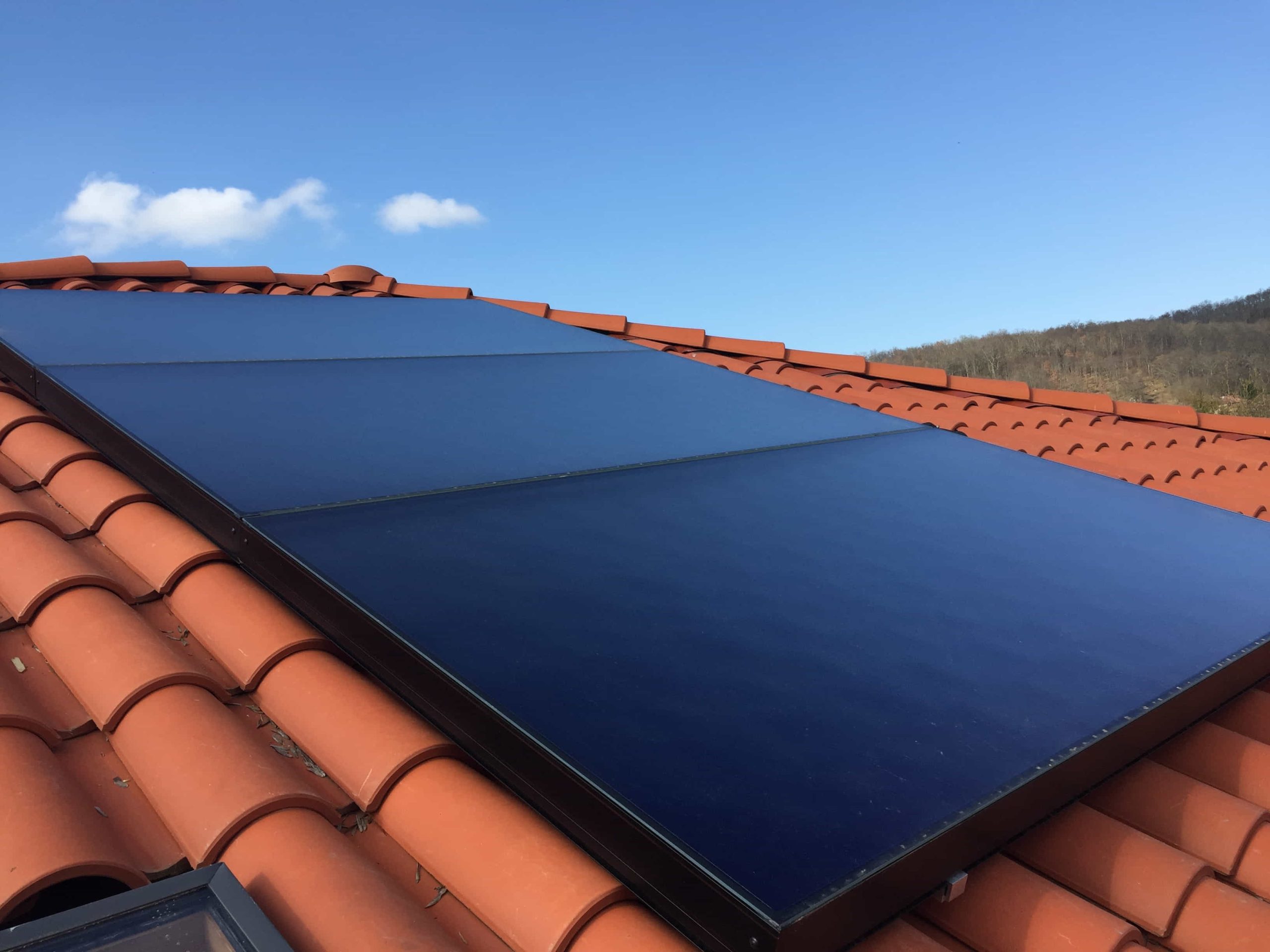 découvrez notre boutique solaire spécialisée pour camping-cars, offrant une large gamme de panneaux solaires, accessoires et solutions d'énergie renouvelable pour vos aventures en plein air. profitez de l'autonomie énergique lors de vos voyages et explorez la nature en toute sérénité.