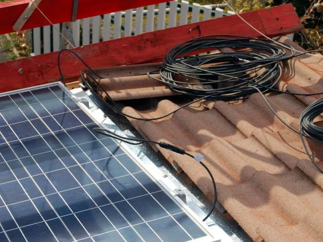 découvrez notre guide complet sur le branchement photovoltaïque : apports, techniques et conseils pour optimiser la production d'énergie solaire de votre installation.