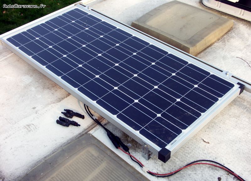 découvrez comment brancher facilement 2 panneaux solaires sur votre camping-car pour profiter d'une autonomie électrique durant vos voyages. suivez nos conseils pratiques et optimisez votre aventure en toute sérénité.
