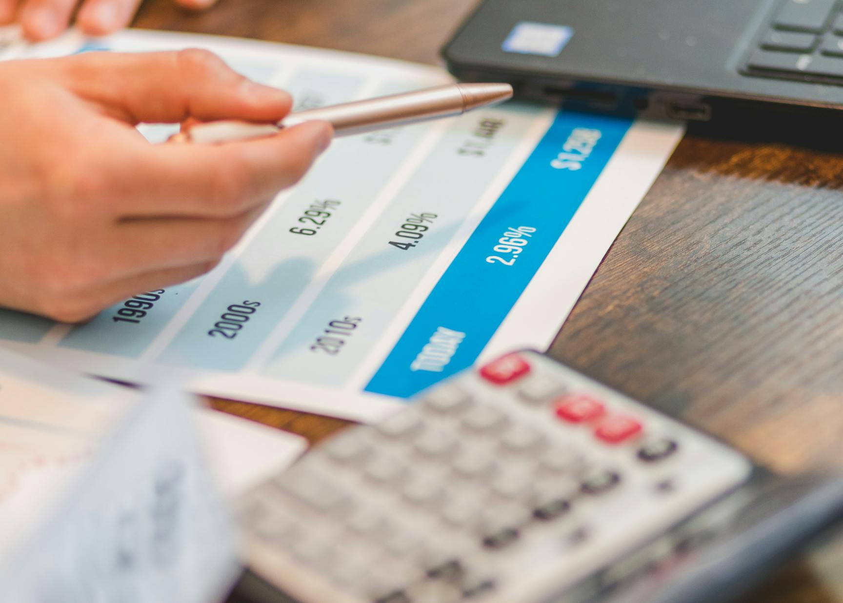 découvrez comment calculer votre autoconsommation photovoltaïque pour optimiser l'utilisation de votre énergie solaire. apprenez les étapes clés et les outils nécessaires pour maximiser vos économies et réduire votre empreinte carbone grâce à l'énergie renouvelable.