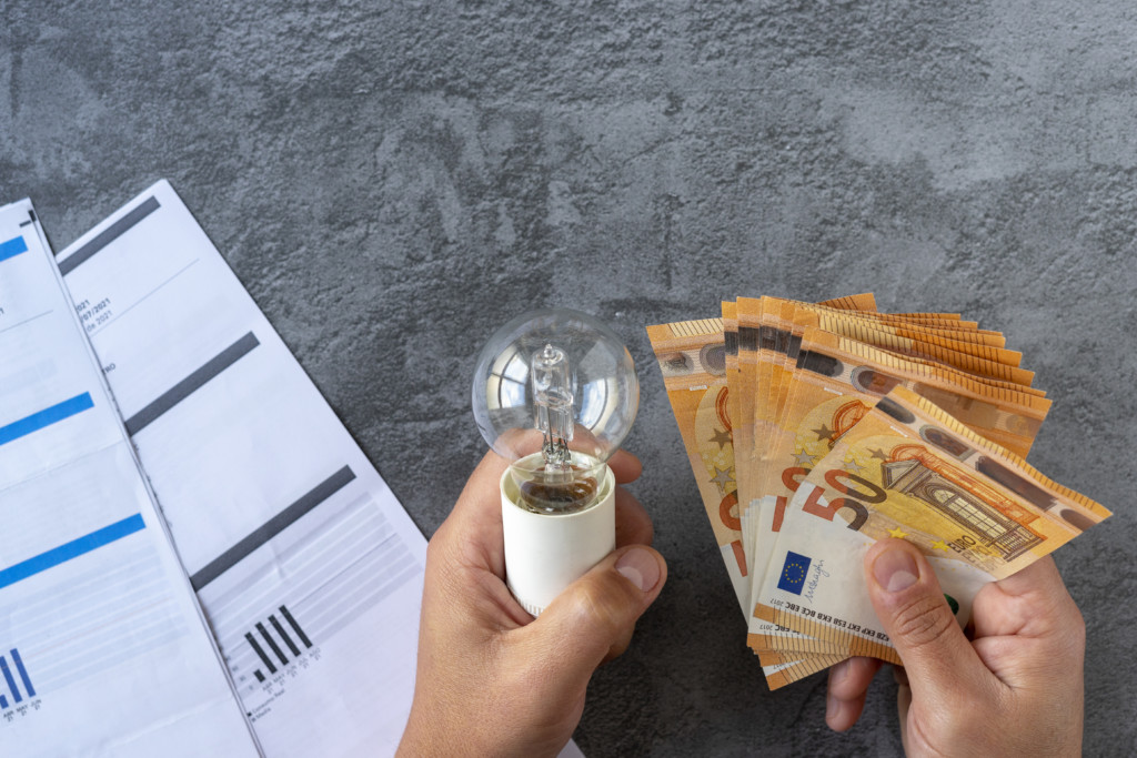 découvrez comment calculer l'autonomie et la capacité d'une batterie solaire pour optimiser votre système d'énergie renouvelable. apprenez les étapes clés et les outils nécessaires pour maximiser l'efficacité de votre installation solaire.
