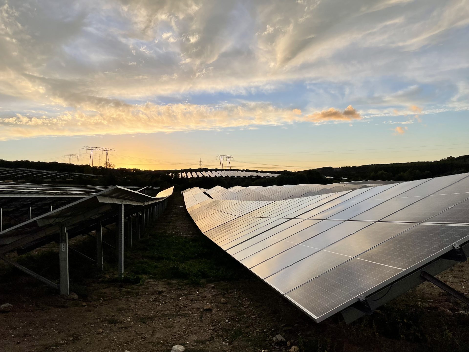découvrez comment la puissance solaire peut transformer votre maison en une source d'énergie renouvelable. explorez les avantages de l'énergie solaire, les technologies innovantes et les solutions adaptées à vos besoins pour un avenir plus durable.
