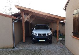 découvrez notre carport de 20m2, parfait pour protéger votre véhicule des intempéries tout en ajoutant une touche esthétique à votre extérieur. solide et facile à installer, il s'adapte à tous les jardins.