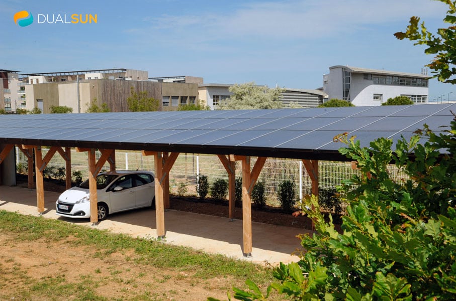 découvrez notre carport photovoltaïque, une solution innovante alliant protection de votre véhicule et production d'énergie solaire. optimisez votre espace tout en contribuant à la transition énergétique avec cet abri à la fois pratique et écologique.