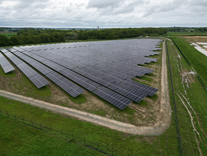 découvrez comment une centrale photovoltaïque transforme la lumière du soleil en électricité renouvelable, contribuant à la transition énergétique et à la réduction des émissions de carbone. apprenez-en plus sur son fonctionnement, ses avantages et son impact positif sur l'environnement.