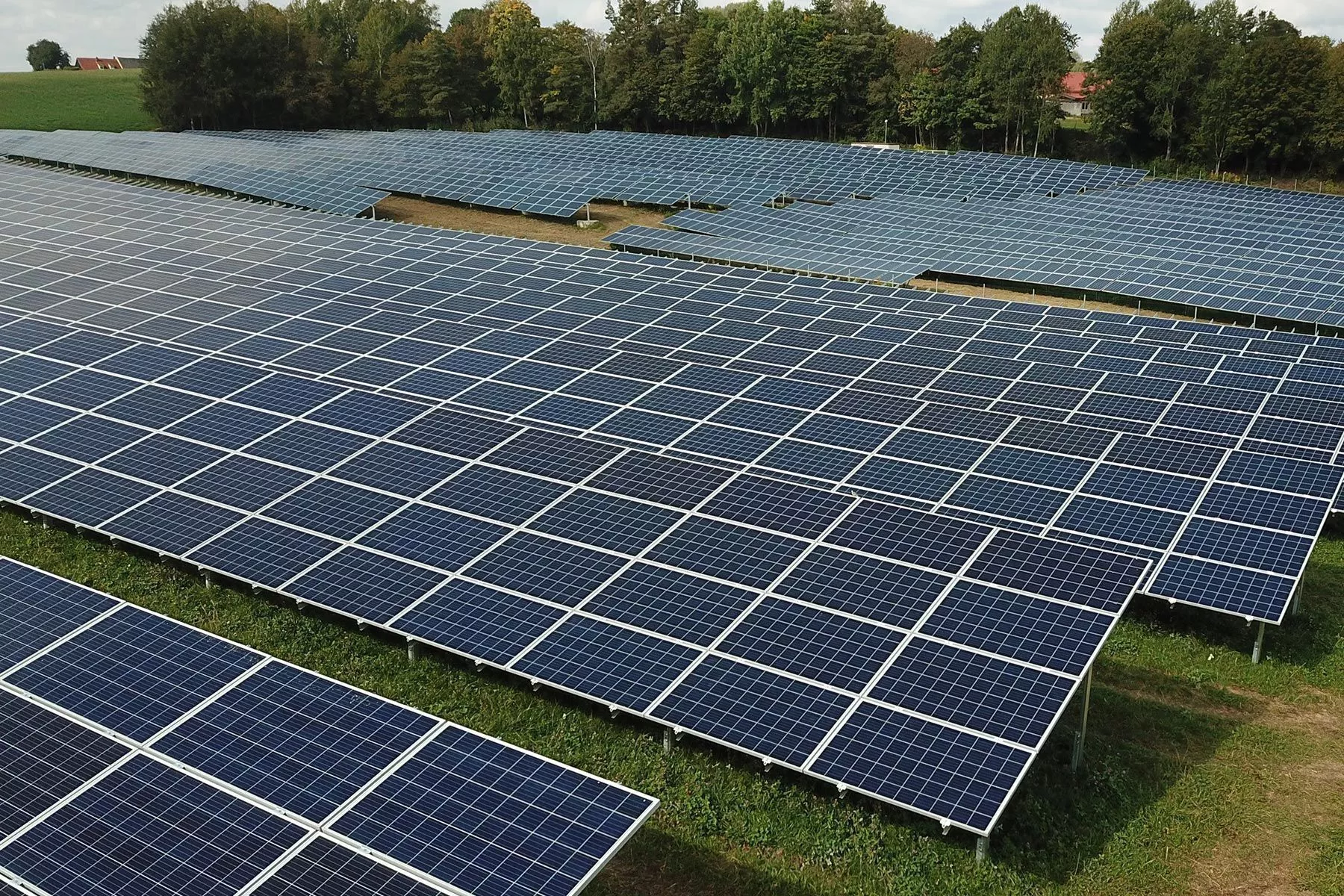 découvrez notre centrale photovoltaïque, une solution innovante et écologique pour produire de l'énergie renouvelable. profitez des avantages de l'énergie solaire et contribuez à la préservation de l'environnement tout en réduisant vos factures d'électricité.