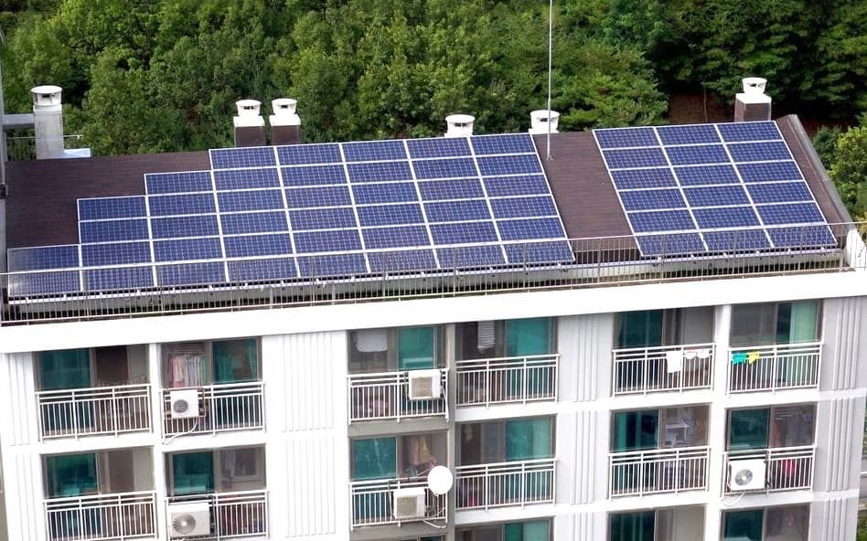 découvrez les inconvénients des panneaux photovoltaïques : coûts initiaux, dépendance aux conditions météo, entretien nécessaire et impact environnemental. informez-vous pour mieux comprendre les défis de cette énergie renouvelable.