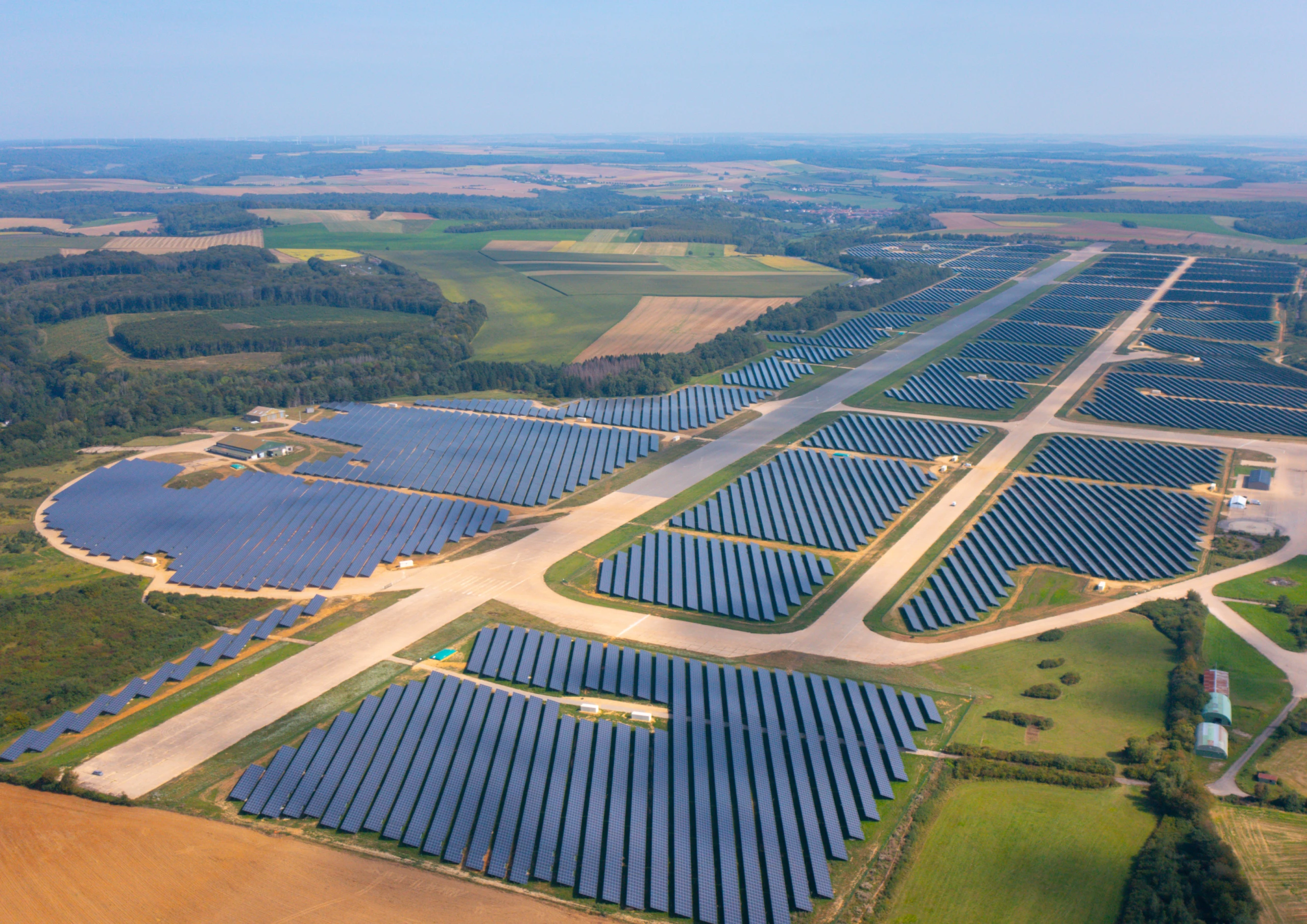 découvrez les avantages des centrales solaires, une source d'énergie renouvelable et durable. informez-vous sur leur fonctionnement, leur impact écologique et comment elles contribuent à un avenir énergétique plus vert.