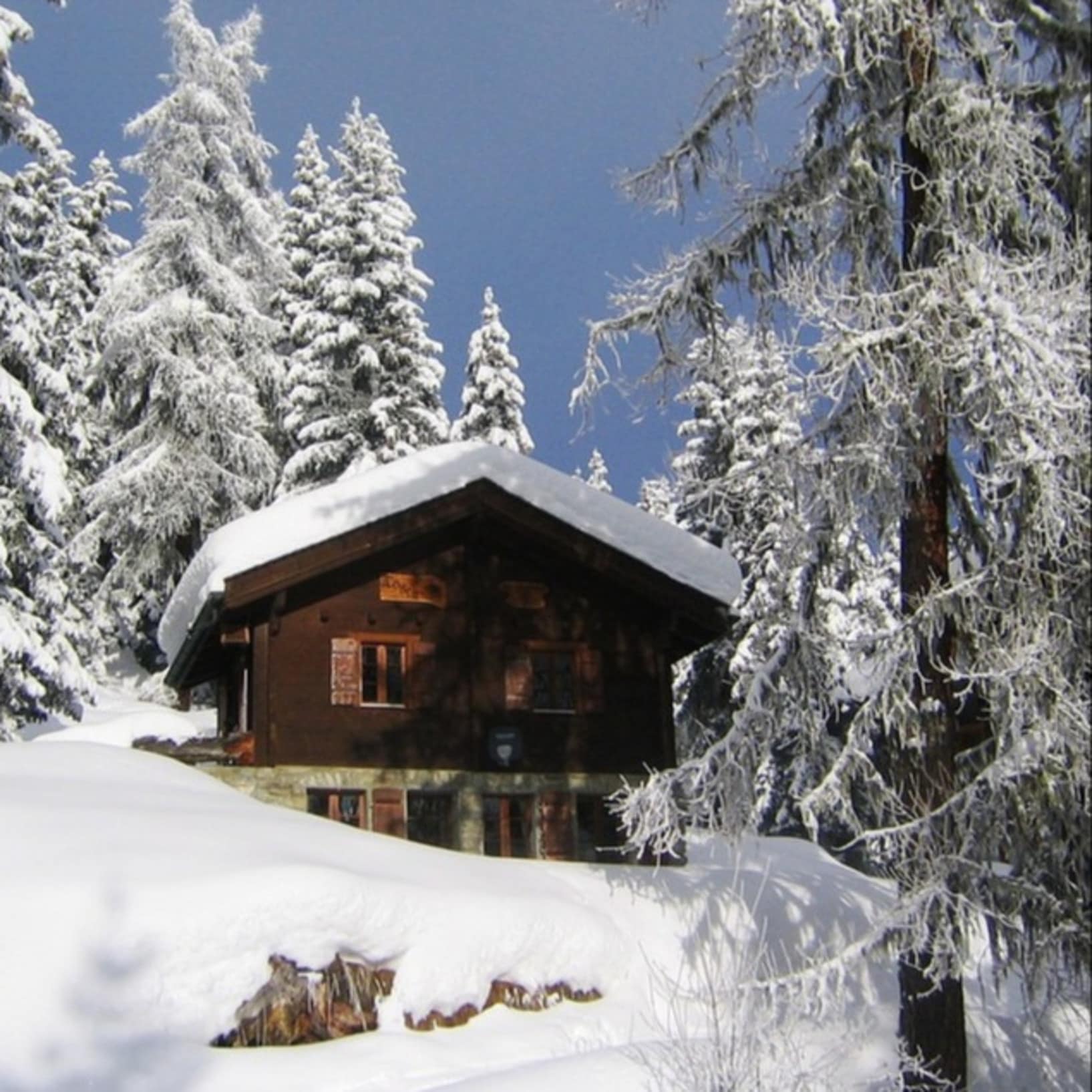 découvrez notre chalet montagne, un refuge enchanteur au cœur des alpes. profitez d'un panorama exceptionnel, d'un confort moderne et d'activités de plein air tout au long de l'année. que vous soyez en quête de détente ou d'aventure, notre chalet vous promet une expérience inoubliable.