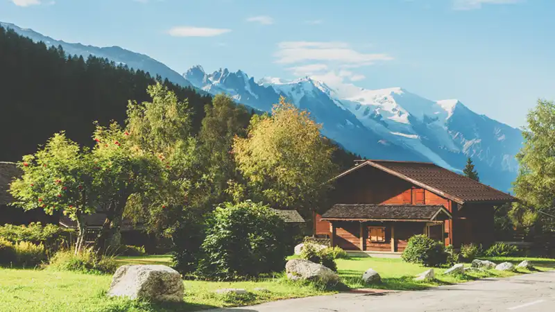 découvrez notre chalet montagne, un refuge idyllique au cœur des sommets. idéal pour des escapades en pleine nature, profitez d'un cadre chaleureux, d'activités de plein air et de panoramas à couper le souffle. réservez votre séjour pour une expérience inoubliable!