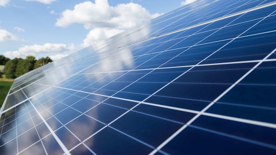 découvrez les avantages des panneaux solaires : une solution écologique et économique pour produire votre propre énergie, réduire vos factures et contribuer à la préservation de l'environnement.