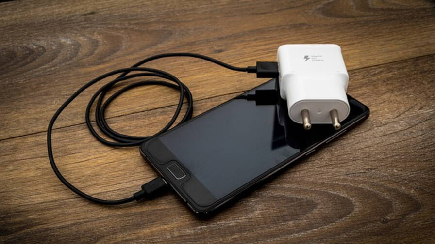 découvrez notre sélection de chargeurs pour téléphone, offrant rapidité et efficacité pour recharger votre appareil où que vous soyez. trouvez le chargeur idéal, compatible avec toutes les marques et modèles.