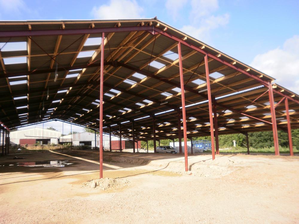 découvrez tout sur la charpente agricole : des solutions robustes et durables pour vos bâtiments agricoles. informez-vous sur les matériaux, les techniques de construction et les avantages d'une charpente adaptée à vos besoins.