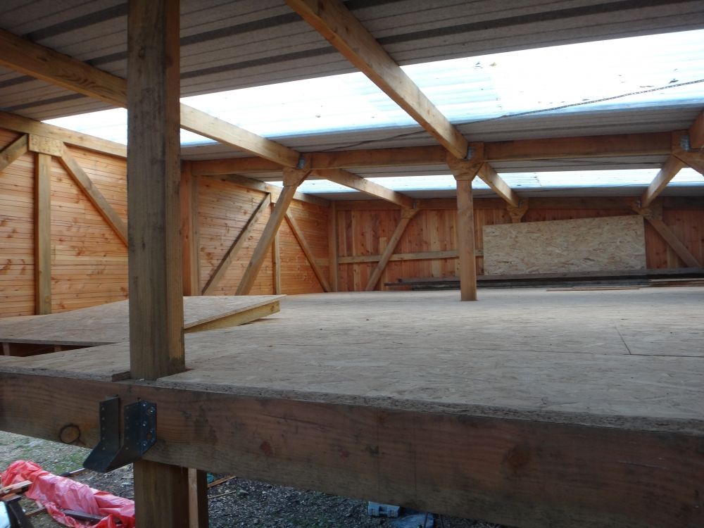 découvrez notre expertise en charpente de hangars, offrant des solutions robustes et adaptées pour tous vos besoins de construction. optez pour des structures durables avec des matériaux de qualité et un savoir-faire professionnel.