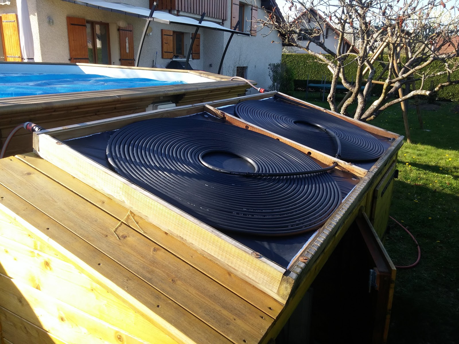 découvrez comment construire votre propre chauffe-eau solaire diy grâce à notre guide complet. économisez de l'énergie tout en profitant d'eau chaude gratuite, avec des étapes claires et des conseils pratiques pour un projet réussi.