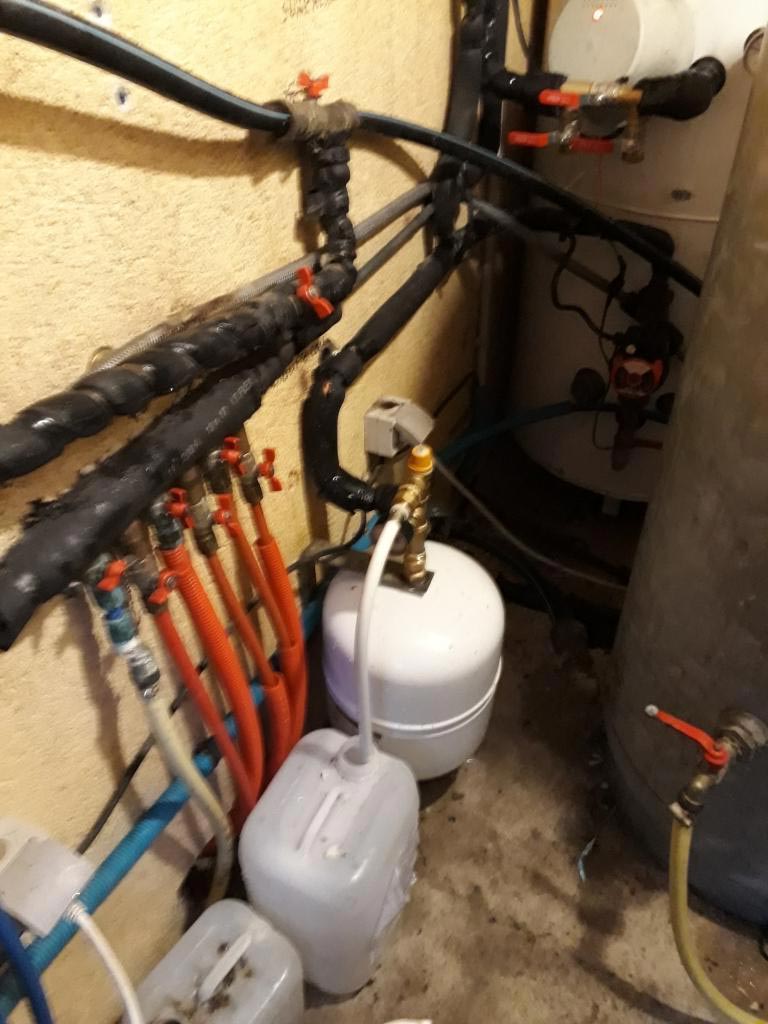 découvrez le chauffe-eau solaire giordano, une solution écologique et économique pour chauffer votre eau grâce à l'énergie solaire. optimisez votre confort tout en réduisant votre empreinte carbone et vos factures d'énergie.