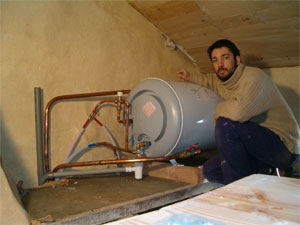 découvrez les avantages du chauffe-eau solaire thermosiphon, une solution écologique et économique pour chauffer votre eau grâce à l'énergie solaire. profitez d'un système fiable, sans électricité, qui utilise la circulation naturelle des fluides pour un rendement optimisé.