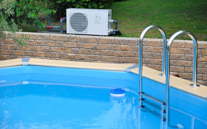 découvrez comment chauffer efficacement votre piscine hors sol pour profiter d'une baignade confortable tout au long de l'année. explorez les meilleures options de chauffage, des solutions solaires aux chauffages électriques, et transformez votre espace détente en un véritable oasis de bien-être.