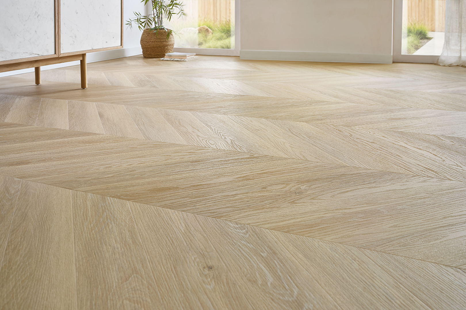 découvrez notre collection de chevrons pour sol, alliant élégance et robustesse. transformez votre intérieur avec des designs modernes et intemporels qui s'adaptent à tous les styles de décoration.