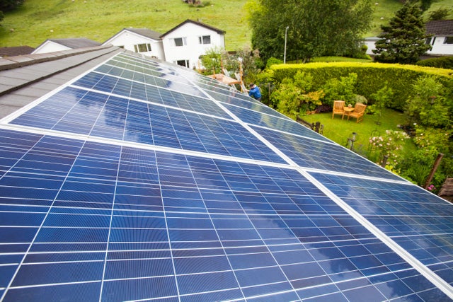 découvrez comment choisir le panneau solaire idéal pour vos besoins énergétiques. explorez les différents types, rendements et critères pour maximiser votre investissement dans l'énergie solaire.