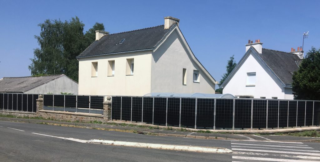 découvrez la clôture photovoltaïque, une solution innovante alliant sécurité et production d'énergie verte. alliez protection de votre propriété et respect de l'environnement grâce à cette technologie durable et efficace.